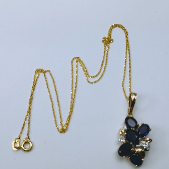 Italy 14K yellow gold Oval Amethyst Diamond Floraform pendant necklace 18" 4.6g